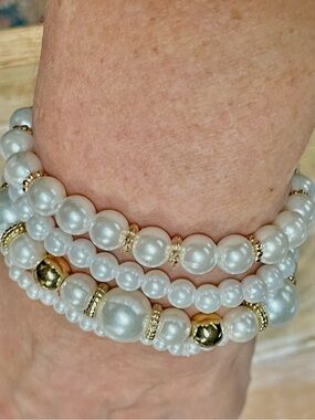 Elegant Pearl and Gold Bead Stretch Bracelet Set - White and Gold